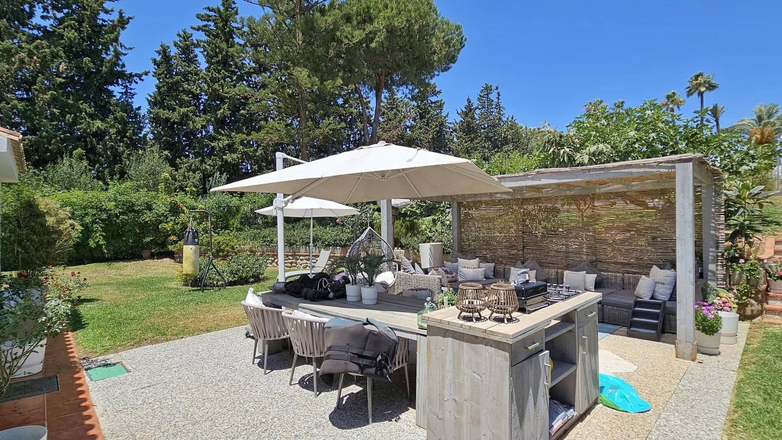 5 Zimmer Villa zu verkaufen in Estepona mit Pool - 1.150.000 € (Ref: 9670413)