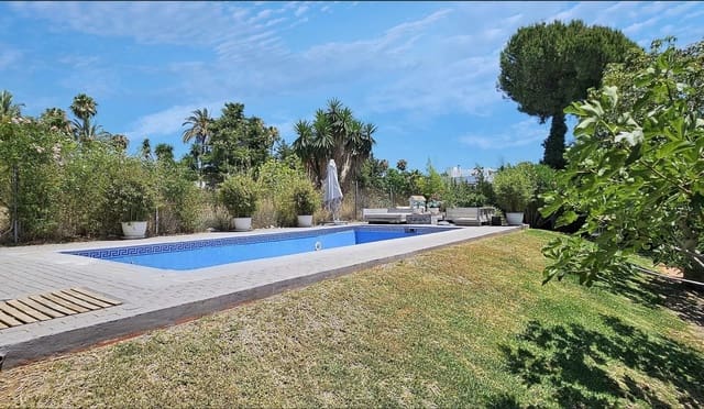 5 Zimmer Villa zu verkaufen in Centro, Estepona mit Pool - 1.150.000 € (Ref: 9670413)