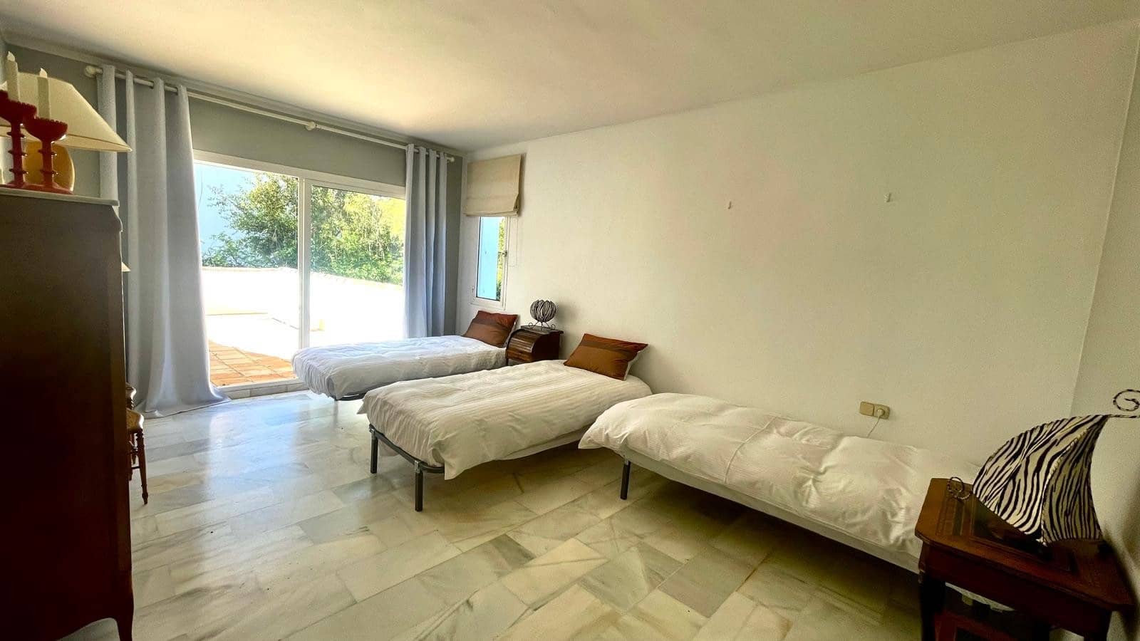 4 chambre Villa/Maison à vendre à Sotogrande avec piscine - 1 190 000 € (Ref: 9670415)