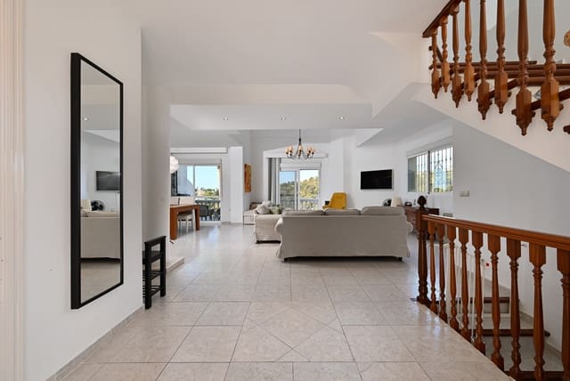 4 soverom Hus til salgs i Riviera del Sol, Mijas med svømmebasseng - € 739 000 (Ref: 9670416)