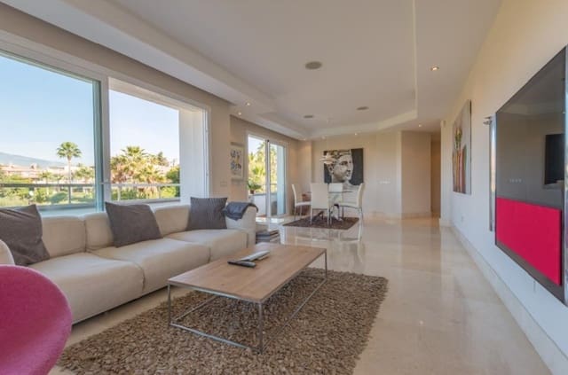 2 Zimmer Apartment zu verkaufen in New Golden Mile, Estepona mit Pool - 750.000 € (Ref: 9670417)