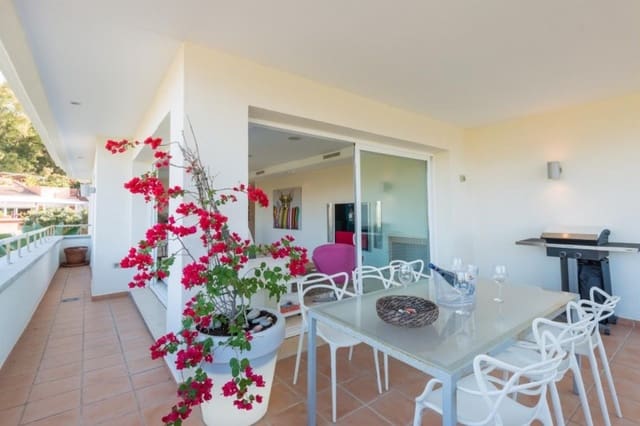 2 Zimmer Apartment zu verkaufen in New Golden Mile, Estepona mit Pool - 750.000 € (Ref: 9670417)