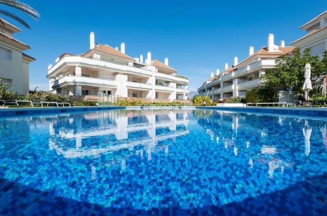 2 Zimmer Apartment zu verkaufen in New Golden Mile, Estepona mit Pool - 750.000 € (Ref: 9670417)
