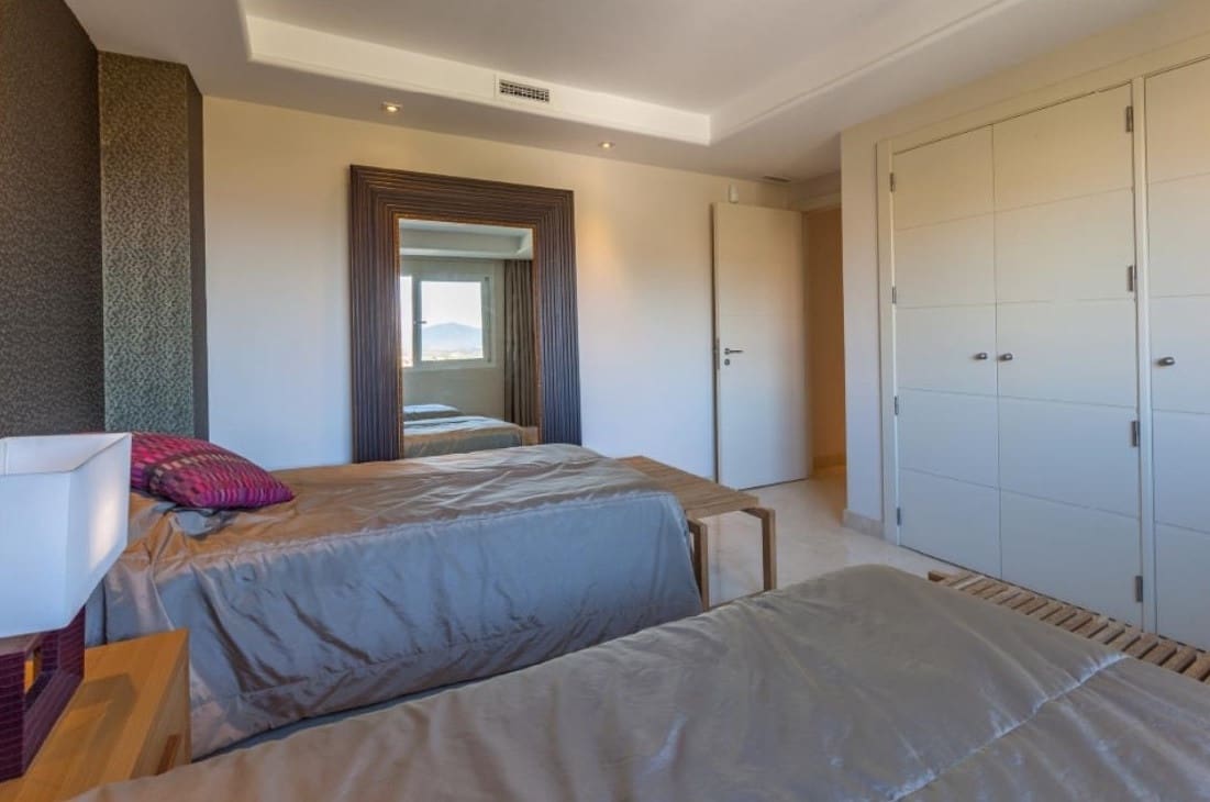 2 Zimmer Apartment zu verkaufen in New Golden Mile mit Pool - 750.000 € (Ref: 9670417)