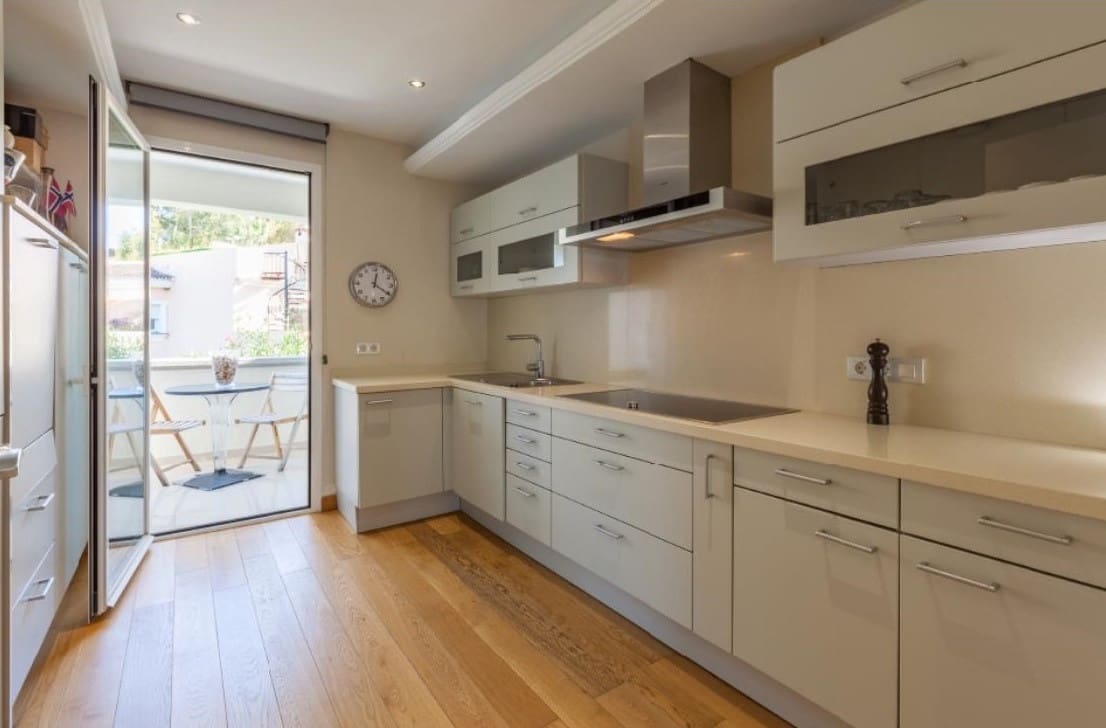 2 Zimmer Apartment zu verkaufen in New Golden Mile mit Pool - 750.000 € (Ref: 9670417)