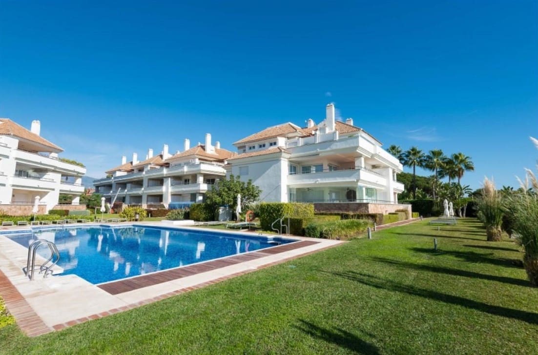 2 Zimmer Apartment zu verkaufen in New Golden Mile mit Pool - 750.000 € (Ref: 9670417)