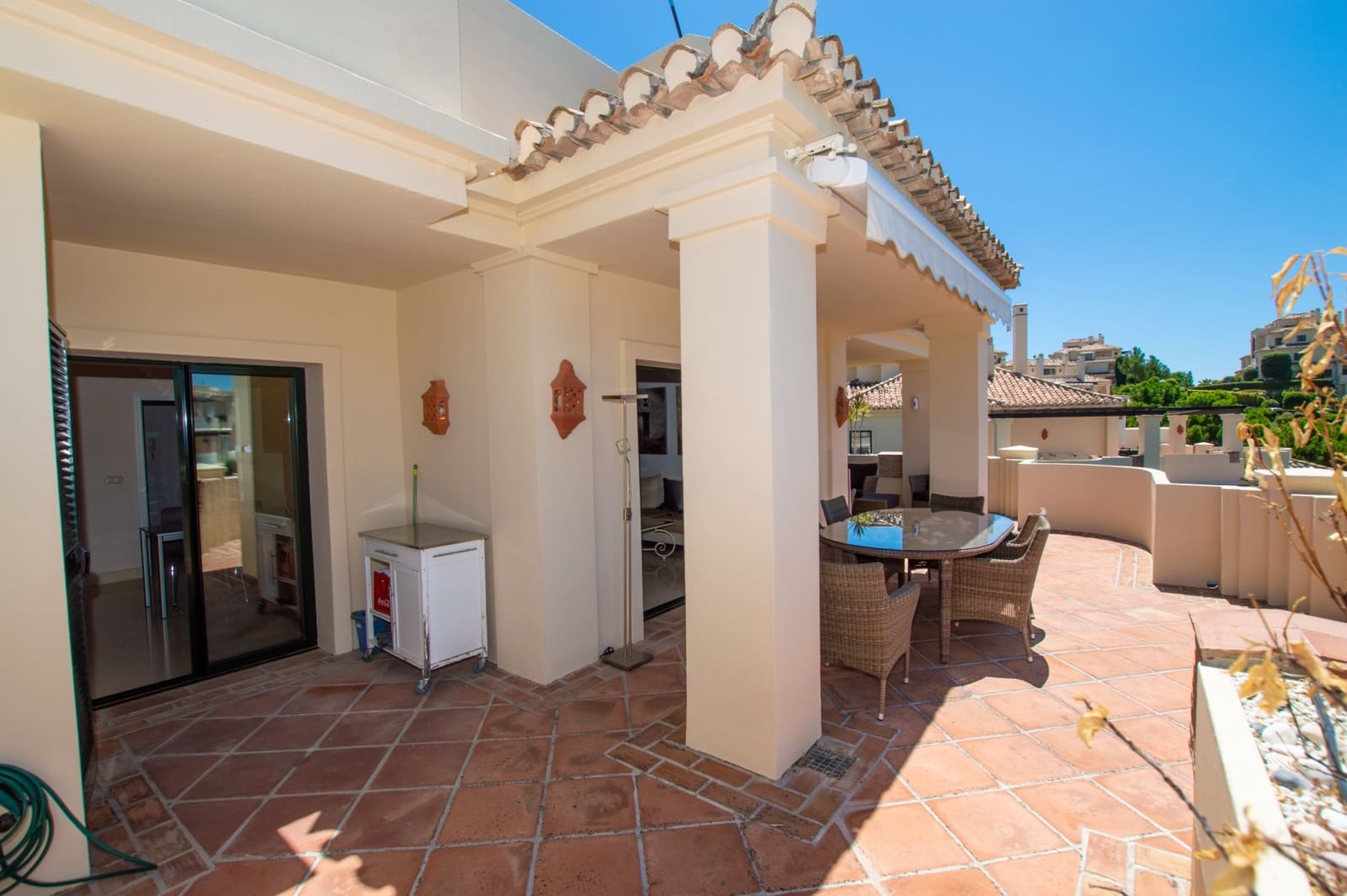3 bedroom Apartment for sale in Benahavis with pool - € 585,000 (Ref: 9670418)