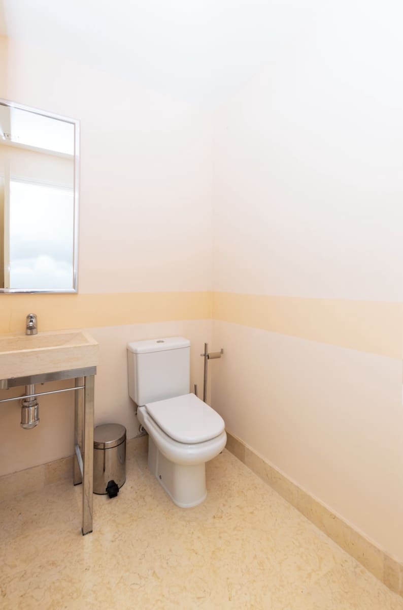 3 bedroom Apartment for sale in Benahavis with pool - € 585,000 (Ref: 9670418)