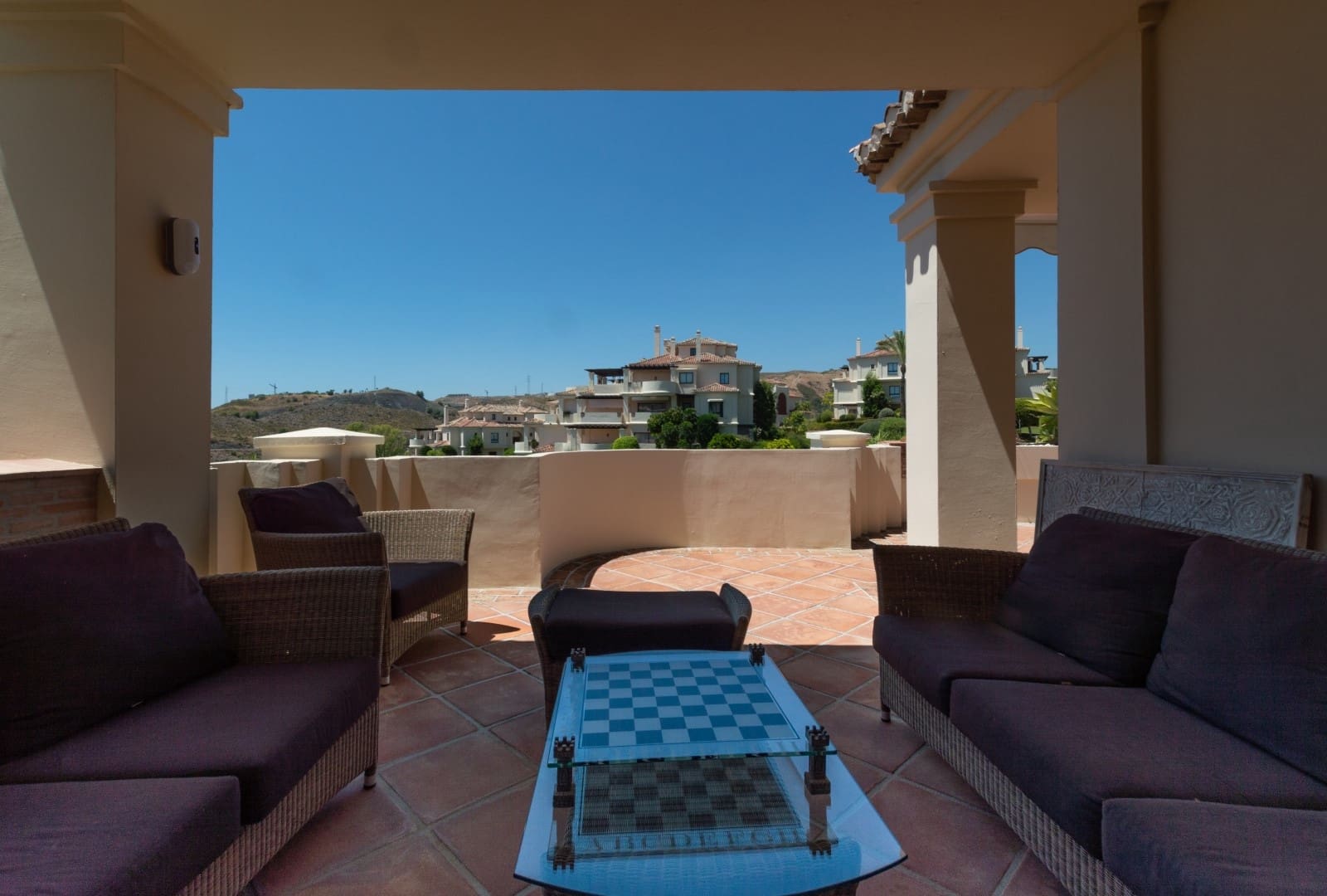 3 bedroom Apartment for sale in Benahavis with pool - € 585,000 (Ref: 9670418)
