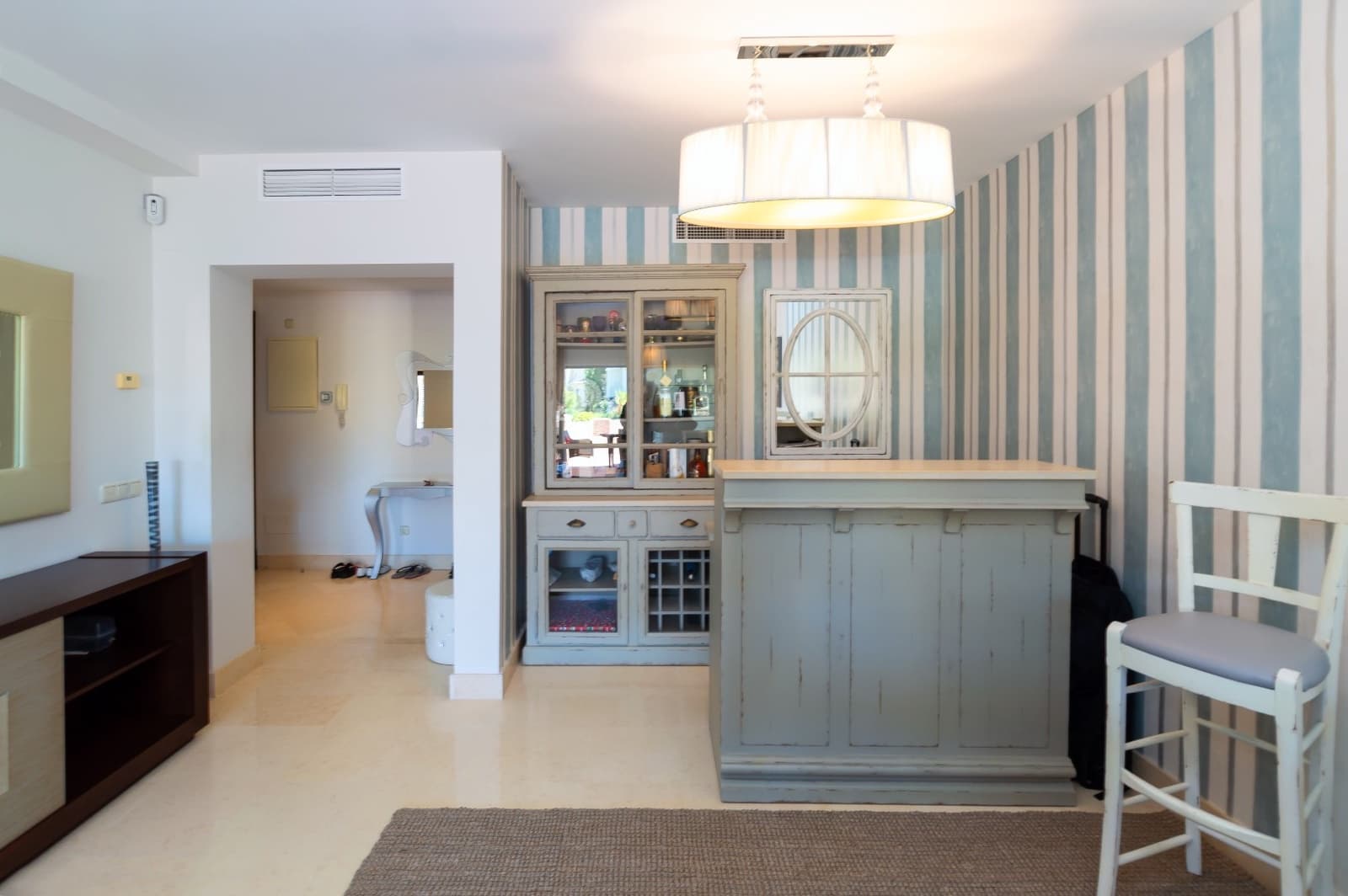 3 bedroom Apartment for sale in Benahavis with pool - € 585,000 (Ref: 9670418)