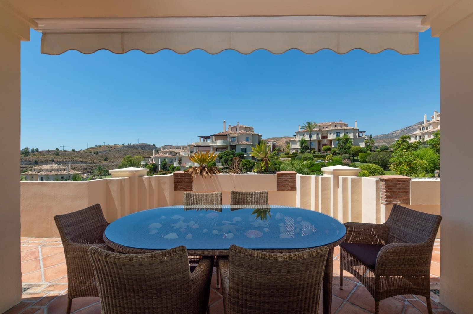 3 bedroom Apartment for sale in Benahavis with pool - € 585,000 (Ref: 9670418)