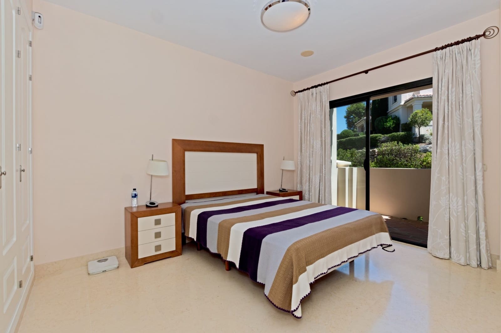 3 bedroom Apartment for sale in Benahavis with pool - € 585,000 (Ref: 9670418)