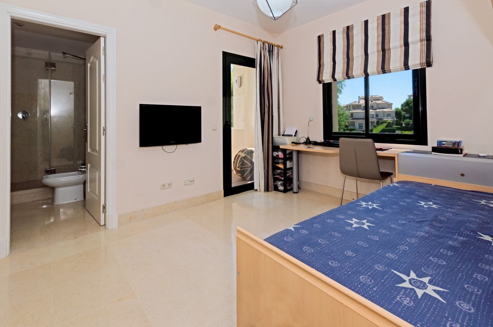 3 bedroom Apartment for sale in Benahavis with pool - € 585,000 (Ref: 9670418)