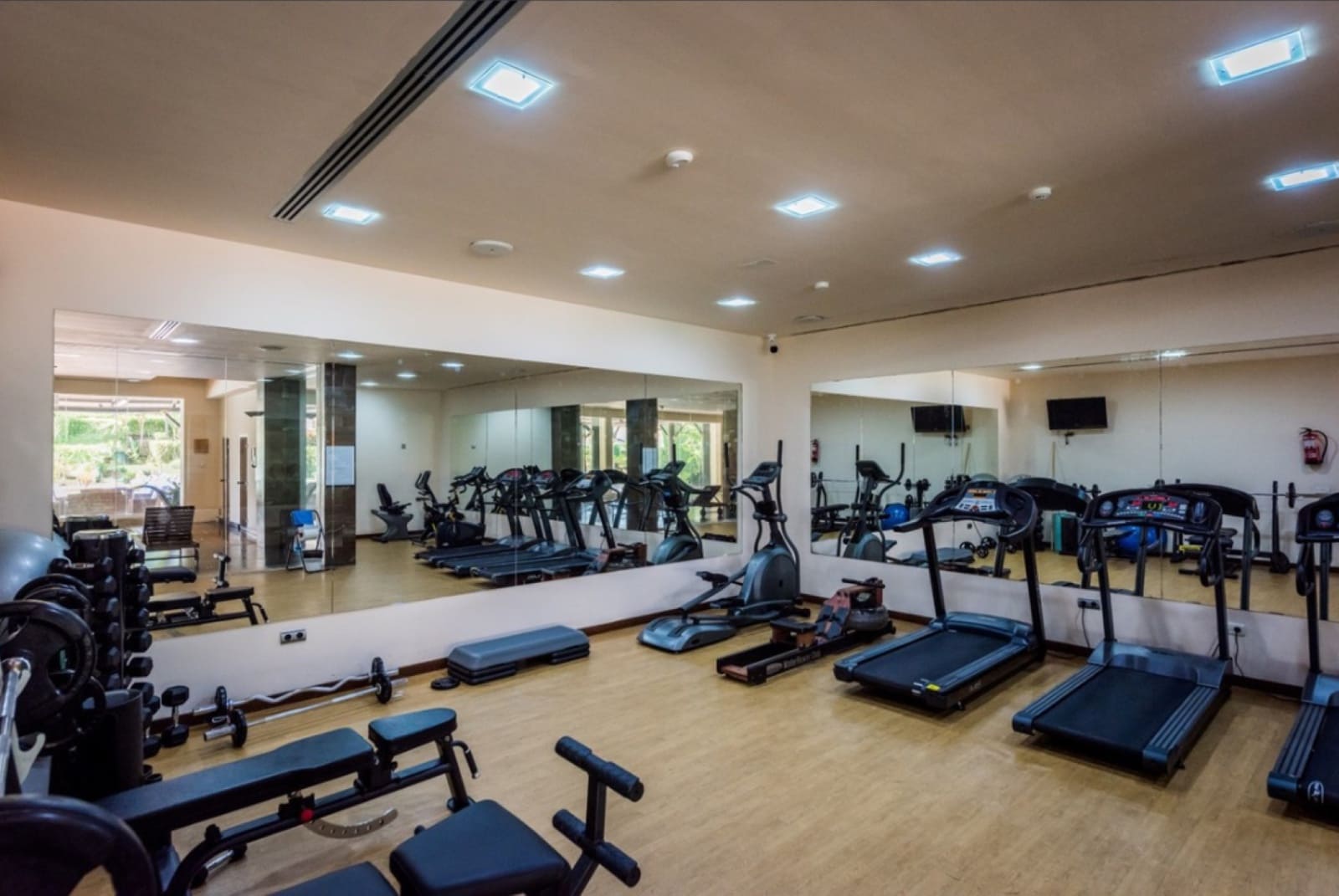 3 bedroom Apartment for sale in Benahavis with pool - € 585,000 (Ref: 9670418)