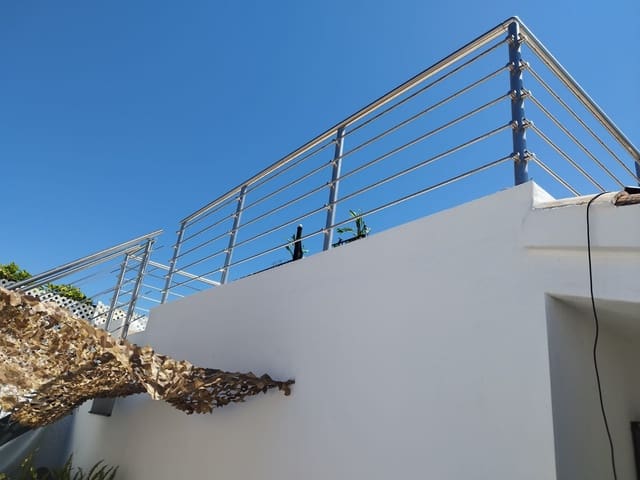 4 soveværelse Semi-Rækkehus til salg i Centro, Estepona med swimmingpool - € 845.000 (Ref: 9670420)