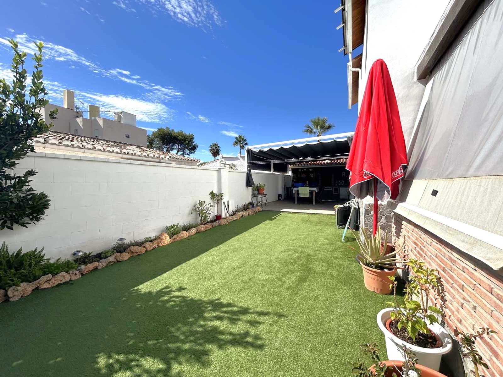 4 Zimmer Villa zu verkaufen in Mijas Costa mit Pool - 850.000 € (Ref: 9670421)