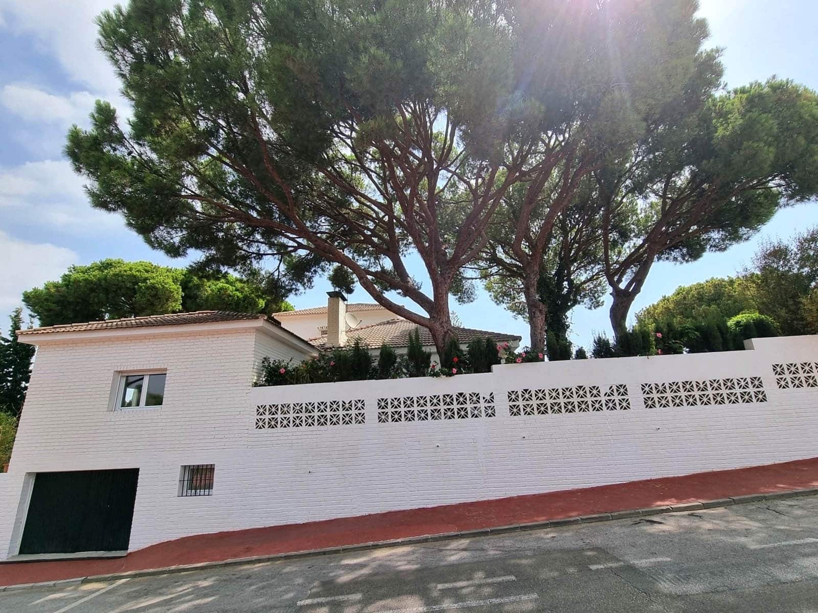 Chalet de 3 habitaciones en Mijas Costa en venta con piscina - 1.200.000 € (Ref: 9670423)