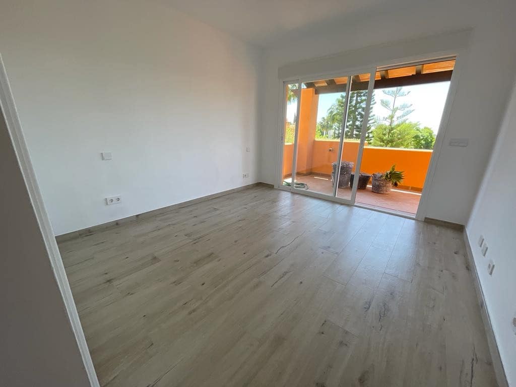 3 chambre Maison de Ville à vendre à Benahavis avec piscine - 670 000 € (Ref: 9670424)