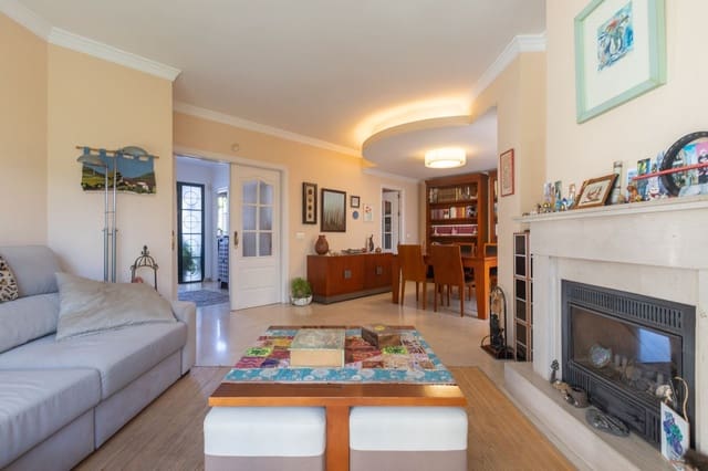 4 chambre Maison de Ville à vendre à Marbella avec piscine - 715 000 € (Ref: 9670425)