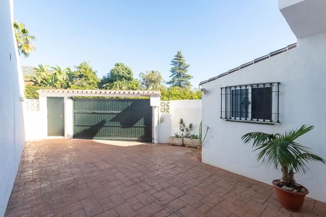 4 chambre Maison de Ville à vendre à Marbella avec piscine - 715 000 € (Ref: 9670425)