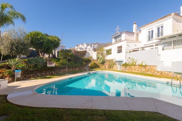 4 chambre Maison de Ville à vendre à Marbella avec piscine - 715 000 € (Ref: 9670425)