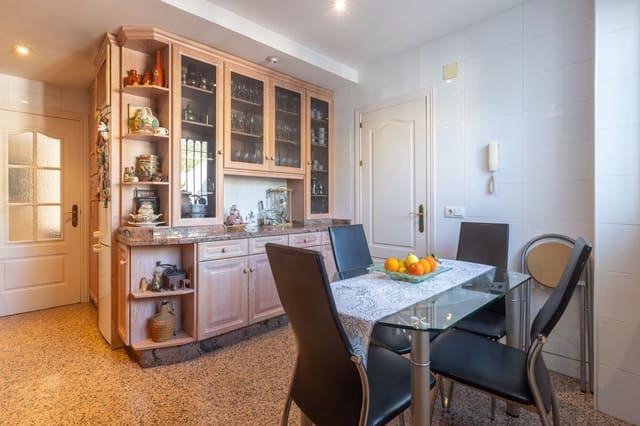 4 chambre Maison de Ville à vendre à Marbella avec piscine - 715 000 € (Ref: 9670425)