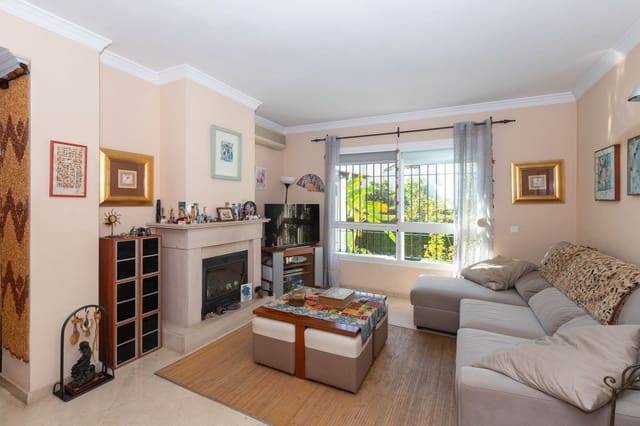 4 chambre Maison de Ville à vendre à Marbella avec piscine - 715 000 € (Ref: 9670425)