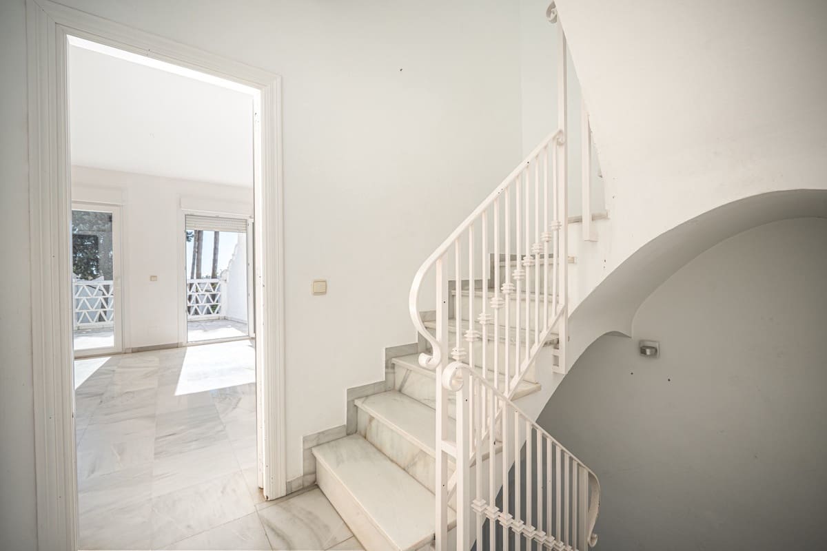 3 sypialnia Willa na sprzedaż w Golden Mile z basenem - 730 000 € (Ref: 9670426)