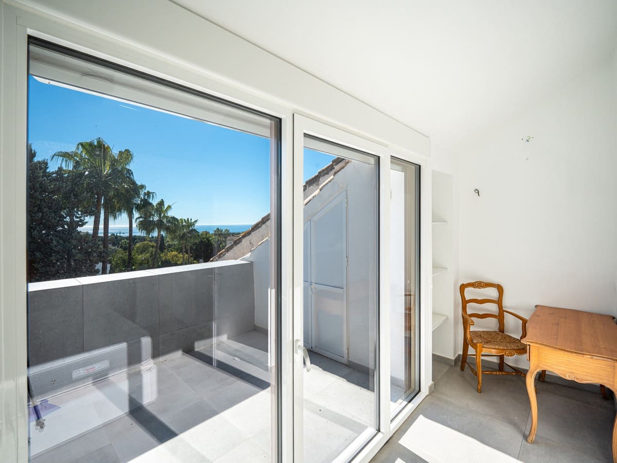 3 bedroom Villa for sale in Golden Mile with pool - € 730,000 (Ref: 9670426)