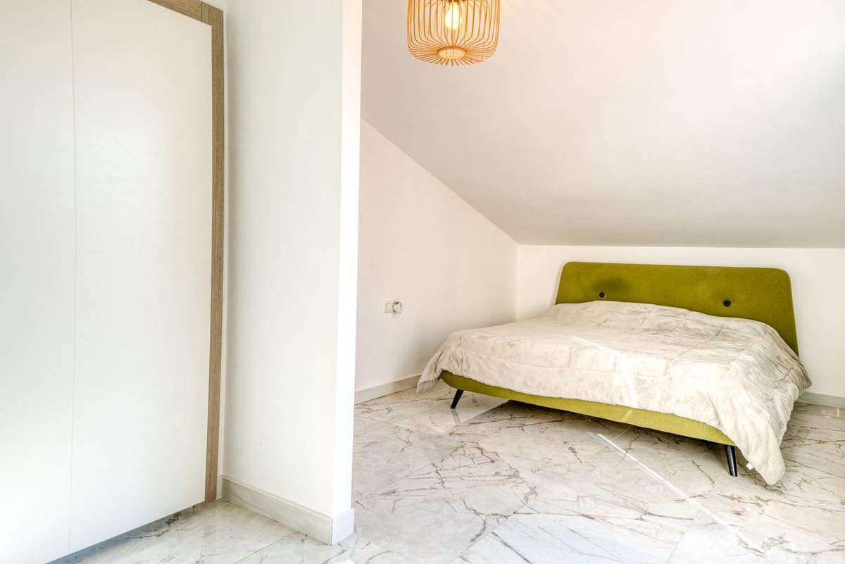 4 soverom Villa til salgs i Estepona med svømmebasseng - € 795 000 (Ref: 9670427)