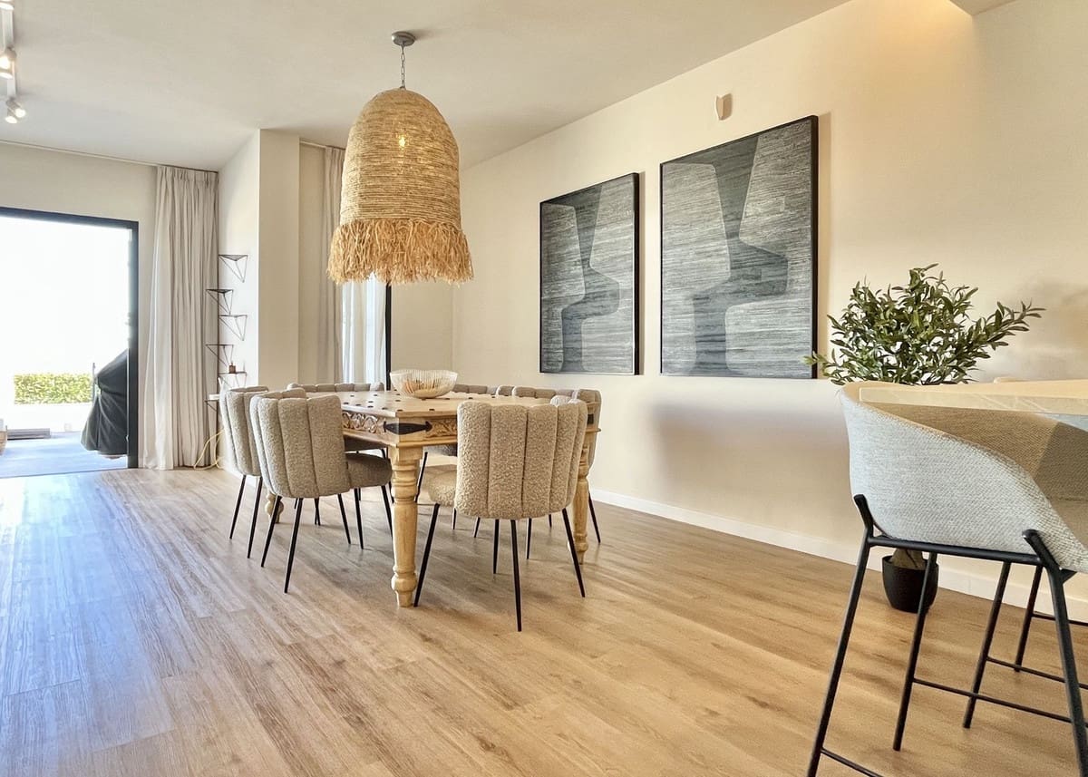 3 makuuhuone Omakotitalo myytävänä paikassa Elviria mukana uima-altaan - 850 000 € (Ref: 9670428)