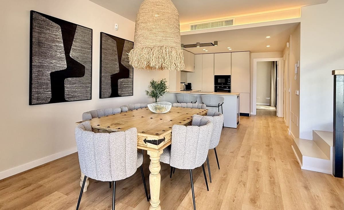 3 bedroom Townhouse for sale in Elviria with pool - € 840,000 (Ref: 9670428)