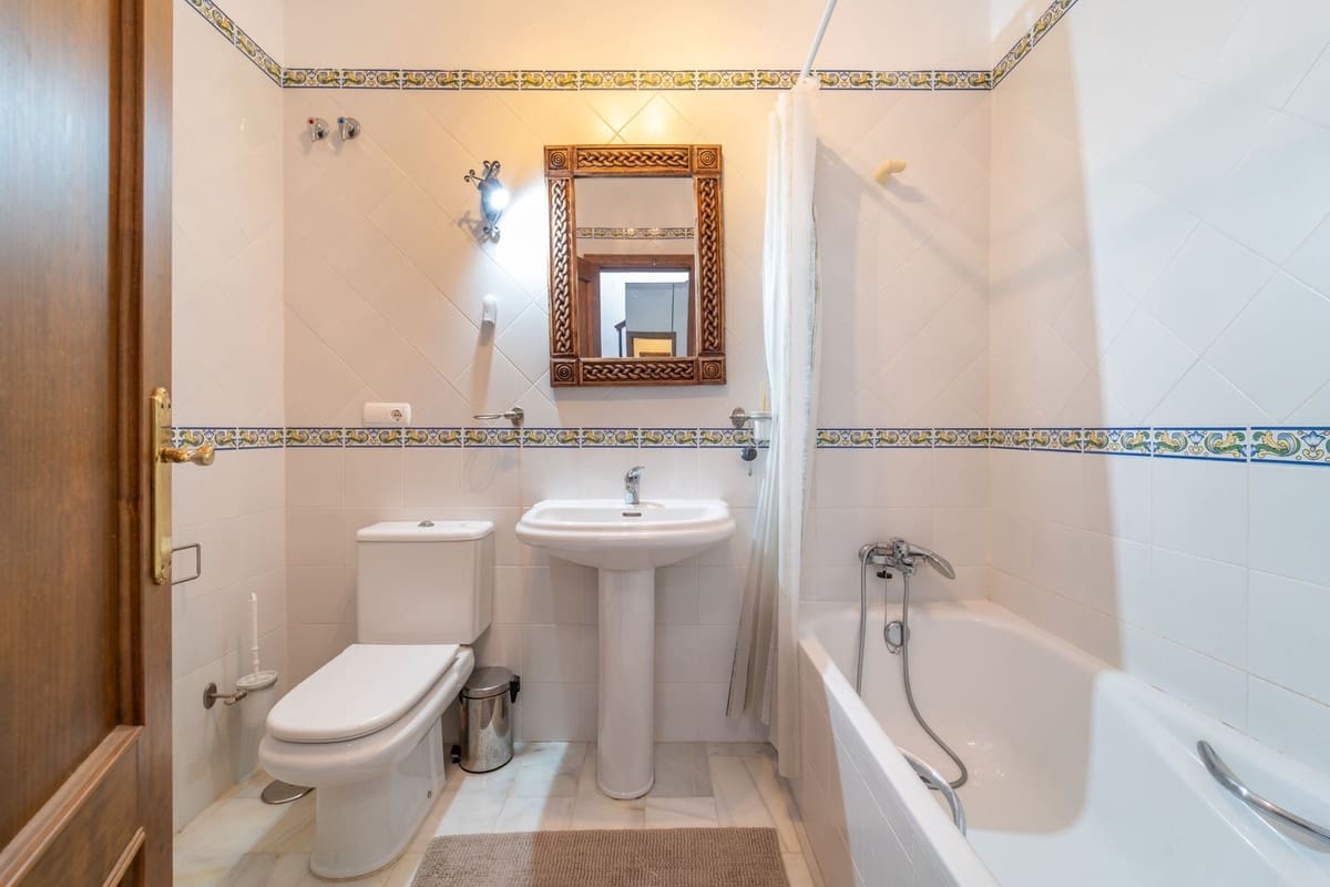 3 quarto Casa em Banda para venda em Marbella com piscina garagem - 889 000 € (Ref: 9670429)