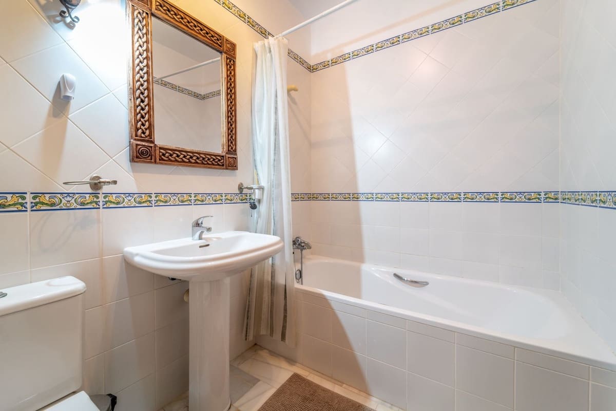 3 quarto Casa em Banda para venda em Marbella com piscina garagem - 889 000 € (Ref: 9670429)