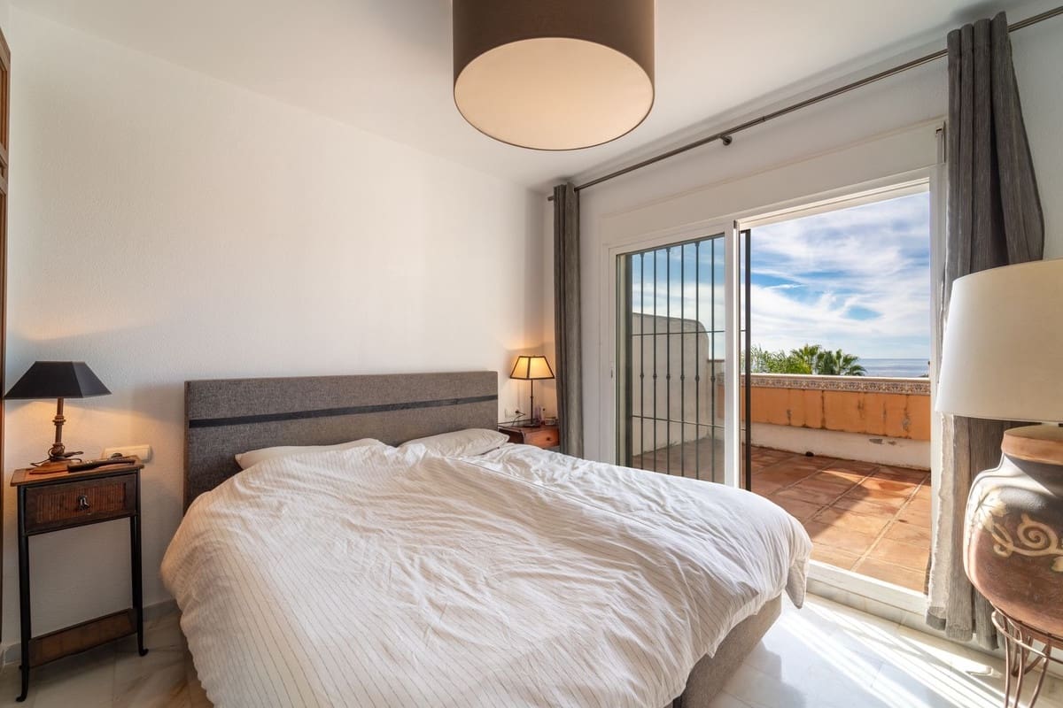 3 quarto Casa em Banda para venda em Marbella com piscina garagem - 889 000 € (Ref: 9670429)