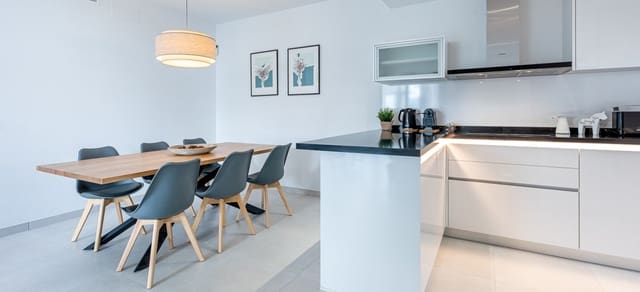 3 soveværelse Byhus til salg i New Golden Mile, Estepona med swimmingpool - € 897.000 (Ref: 9670430)