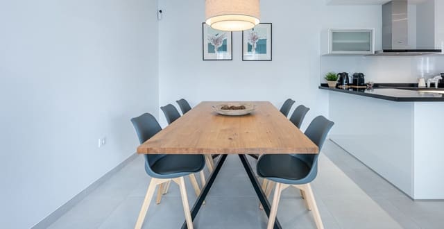 3 soveværelse Byhus til salg i New Golden Mile, Estepona med swimmingpool - € 897.000 (Ref: 9670430)