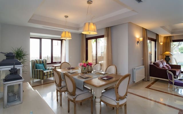 4 Zimmer Doppelhaus zu verkaufen in La Dama de Noche - La Alzambra, Marbella mit Pool Garage - 970.000 € (Ref: 9670432)