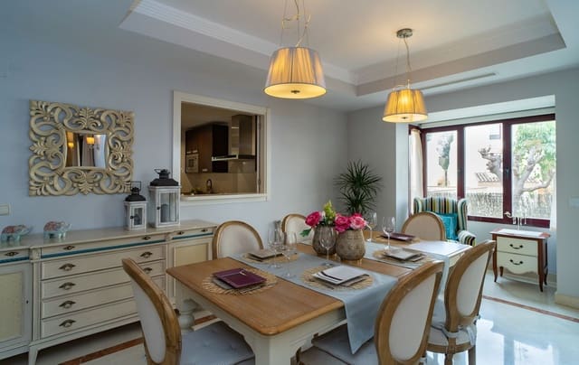 4 Zimmer Doppelhaus zu verkaufen in La Dama de Noche - La Alzambra, Marbella mit Pool Garage - 970.000 € (Ref: 9670432)