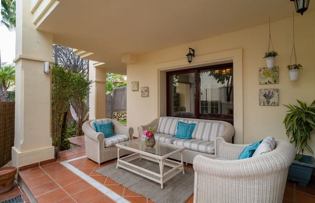 4 Zimmer Doppelhaus zu verkaufen in La Dama de Noche - La Alzambra, Marbella mit Pool Garage - 970.000 € (Ref: 9670432)