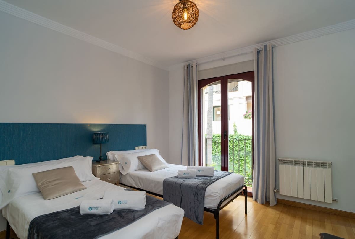 4 Zimmer Doppelhaus zu verkaufen in Nueva Andalucia mit Pool Garage - 970.000 € (Ref: 9670432)