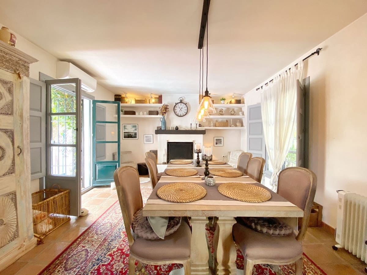 3 slaapkamer Halfvrijstaande villa te koop in Marbella met zwembad - € 995.000 (Ref: 9670433)