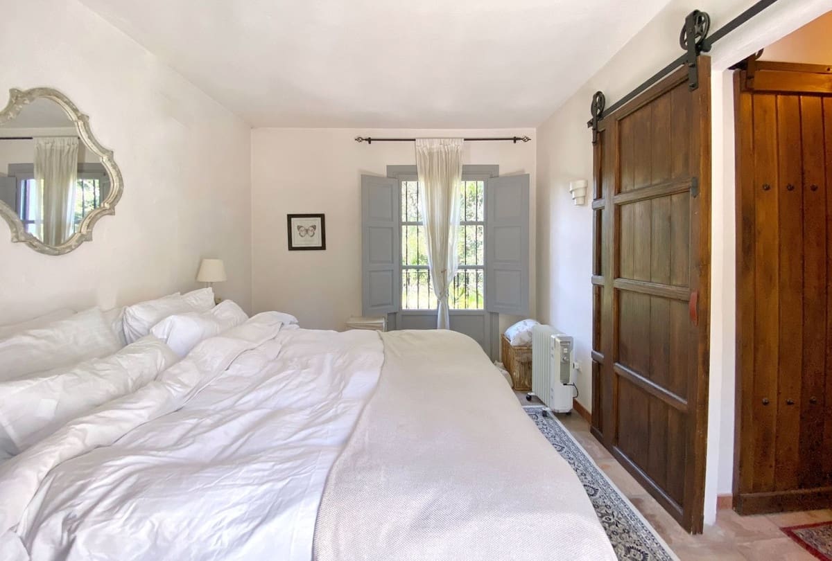 3 slaapkamer Halfvrijstaande villa te koop in Marbella met zwembad - € 995.000 (Ref: 9670433)