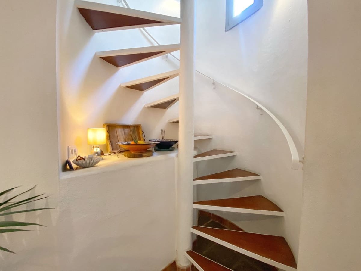 3 slaapkamer Halfvrijstaande villa te koop in Marbella met zwembad - € 995.000 (Ref: 9670433)