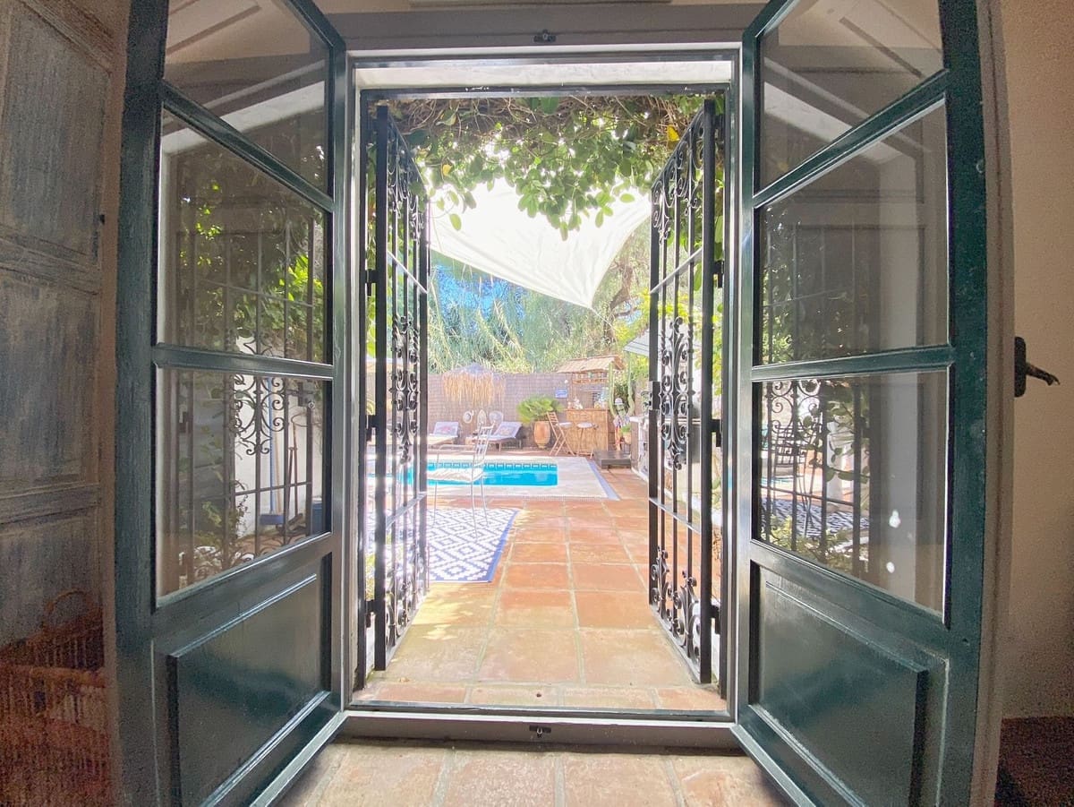 3 slaapkamer Halfvrijstaande villa te koop in Marbella met zwembad - € 995.000 (Ref: 9670433)