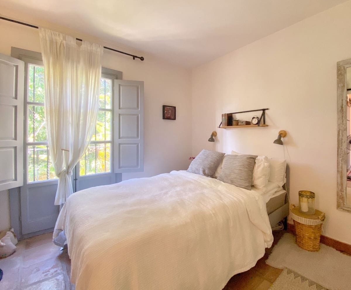 3 slaapkamer Halfvrijstaande villa te koop in Marbella met zwembad - € 995.000 (Ref: 9670433)