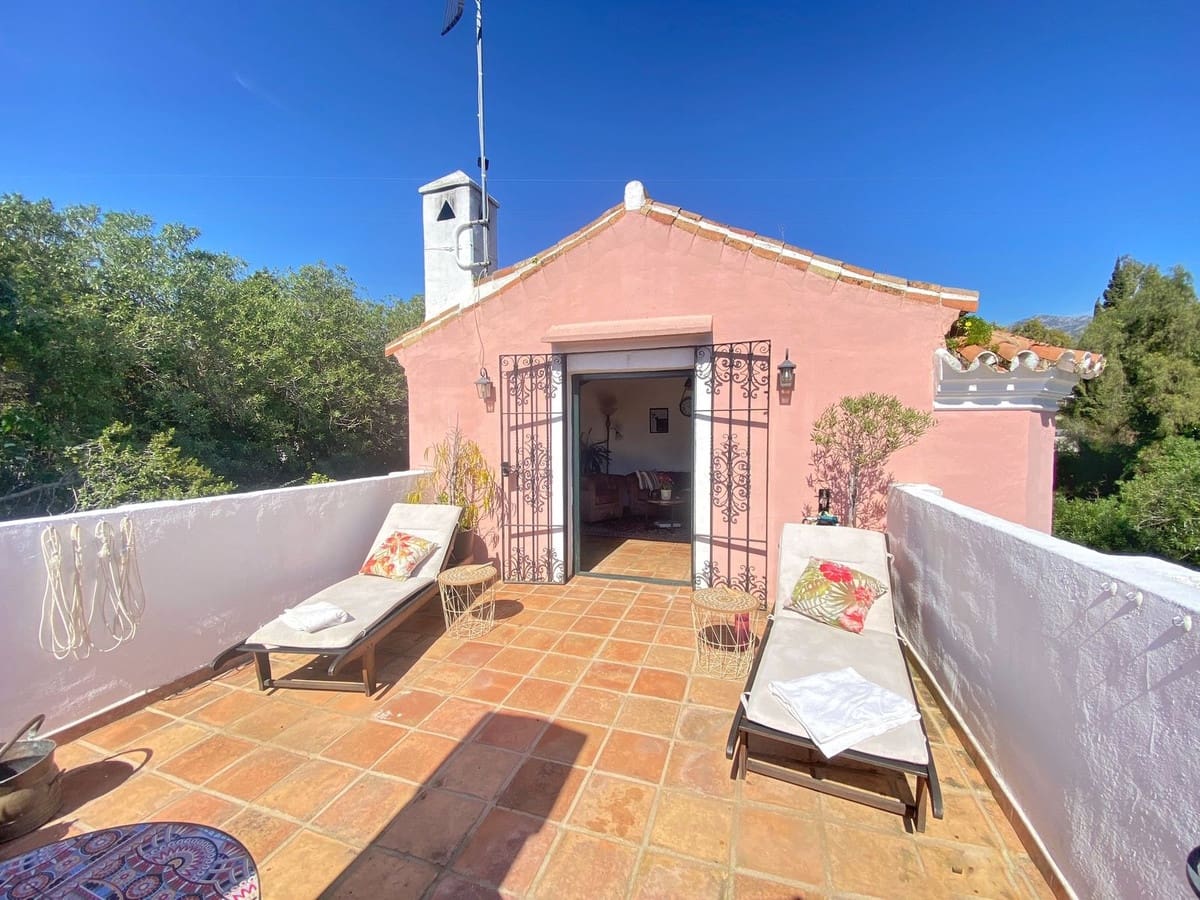 3 slaapkamer Halfvrijstaande villa te koop in Marbella met zwembad - € 995.000 (Ref: 9670433)