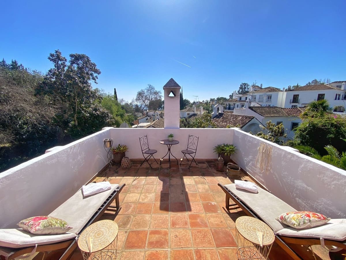 3 slaapkamer Halfvrijstaande villa te koop in Marbella met zwembad - € 995.000 (Ref: 9670433)