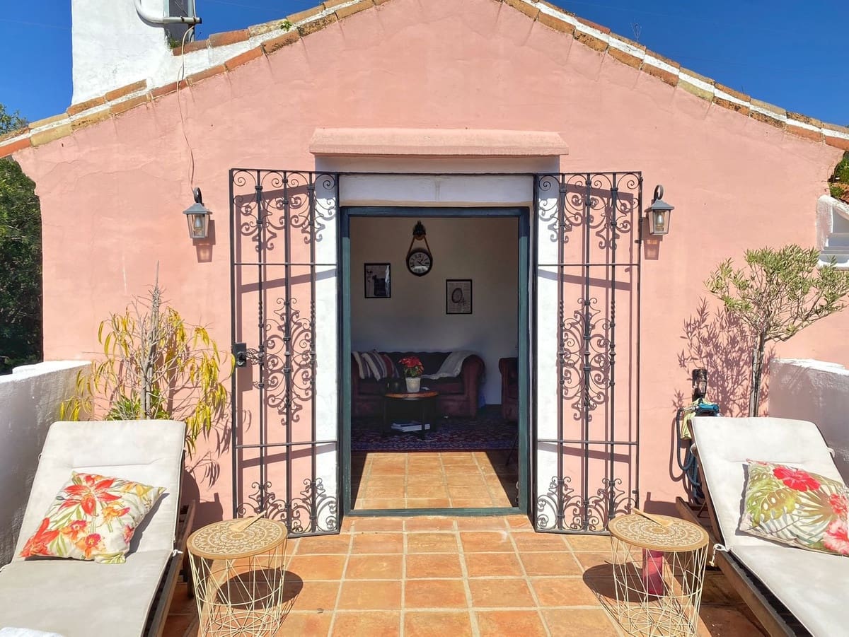 3 slaapkamer Halfvrijstaande villa te koop in Marbella met zwembad - € 995.000 (Ref: 9670433)