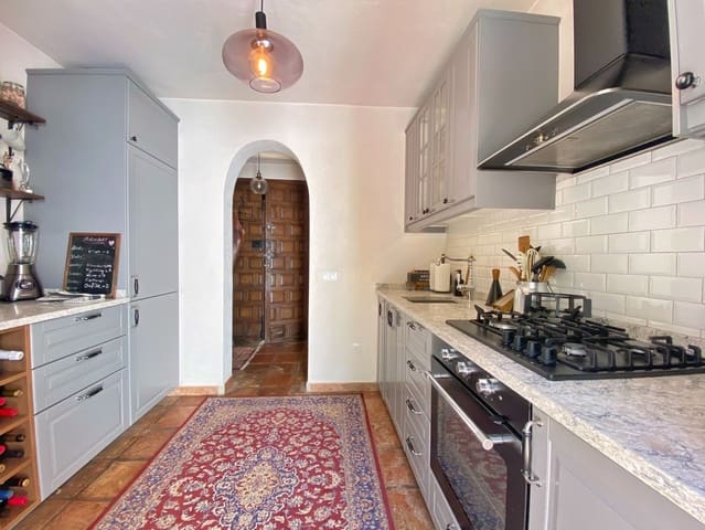 3 chambre Villa/Maison Semi-Mitoyenne à vendre à Marbella avec piscine - 995 000 € (Ref: 9670433)